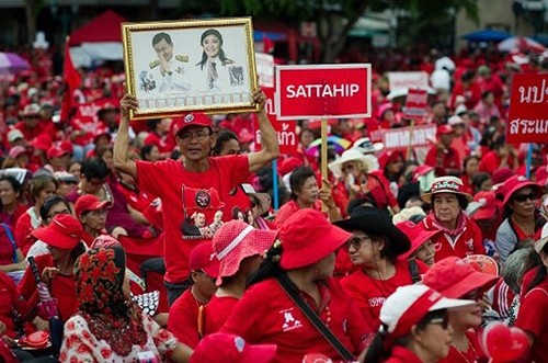 Thailand: Rote Hemden versammeln sich in Vororten von Bangkok - ảnh 1