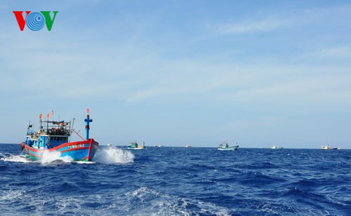 Rückkehr der Fischer, deren Boot von einem chinesischen Boot gerammt und versenkt wurde - ảnh 1