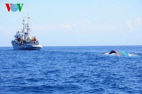 Rückkehr der Fischer, deren Boot von einem chinesischen Boot gerammt und versenkt wurde - ảnh 2