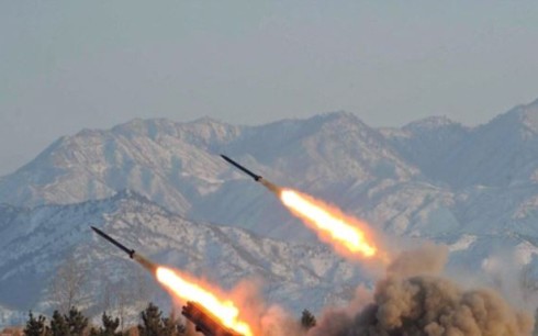 Nordkorea feuert zwei Kurzstreckenraketen ab - ảnh 1