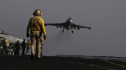 USA setzen Luftangriffe auf IS-Milizen im Irak fort - ảnh 1