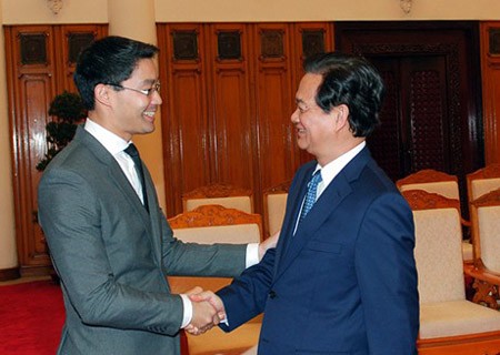 Premierminister Nguyen Tan Dung empfängt den Manager des Weltwirtschaftsforums - ảnh 1