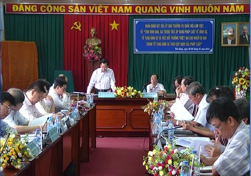 Aufsichtsdelegation des Ständigen Parlamentsausschusses tagt in Tien Giang - ảnh 1