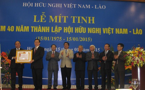 Vizepremierminister Nguyen Xuan Phuc empfängt die laotisch-vietnamesische Freundschaftsgesellschaft - ảnh 1