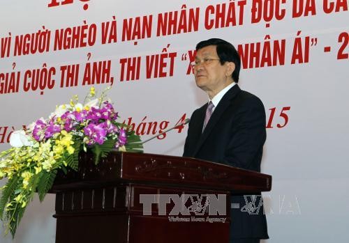 Staatspräsident Truong Tan Sang: Partei und Staat kümmern sich um arme Menschen  - ảnh 1