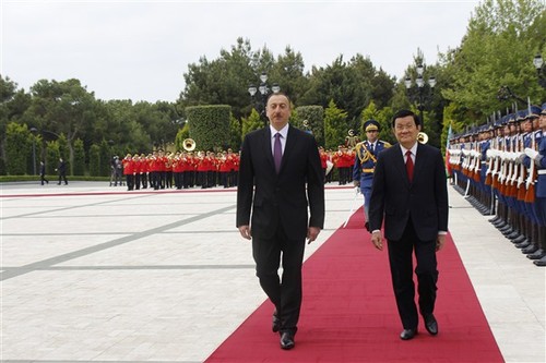Staatspräsident Truong Tan Sang beginnt Reise nach Aserbaidschan - ảnh 1