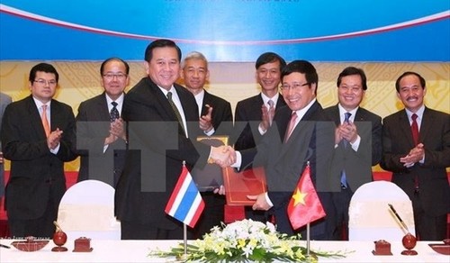 Vizepremierminister, Außenminister Pham Binh Minh besucht Thailand - ảnh 1