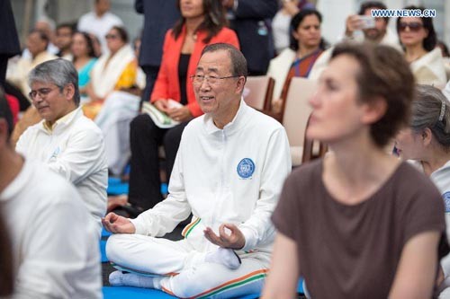 UNO feiert den 1. Welt-Yoga-Tag   - ảnh 1