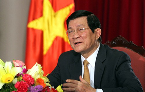 Staatspräsident Truong Tan Sang trifft ehemaligen kasachischen Experten - ảnh 1