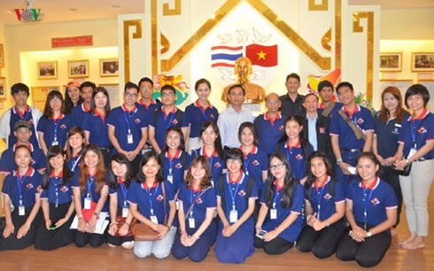 Kulturaustausch zwischen Jugendlichen aus Vietnam und Thailand - ảnh 1