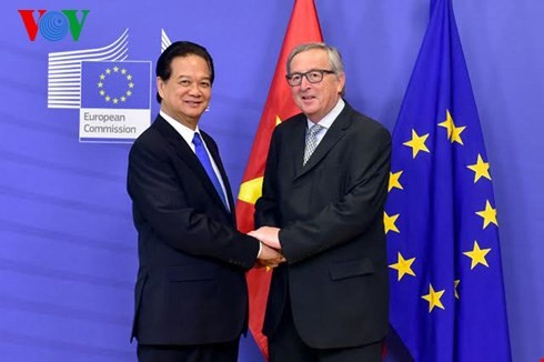 Vietnam und EU beenden offiziell Verhandlungen des FTA-Abkommens - ảnh 1