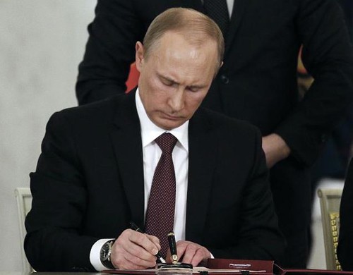 Russlands Präsident unterzeichnet Dekret zum Stopp des Freihandelsabkommens mit der Ukraine - ảnh 1