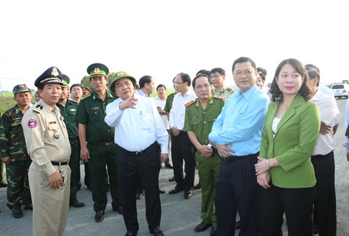 Vizepremierminister Nguyen Xuan Phuc tagt in der Provinz An Giang - ảnh 1