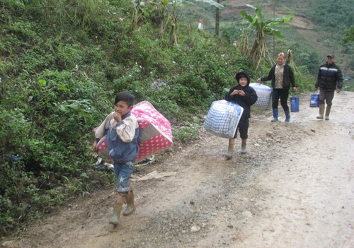 VOV5: Programm “Warmer Frühling im Grenzgebiet” in der Gemeinde Can Nong in der Provinz Cao Bang - ảnh 23