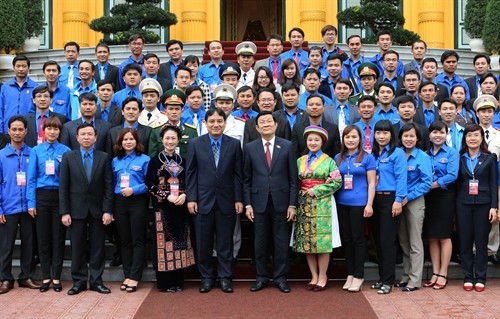Staatspräsident Truong Tan Sang trifft vorbildliche Mitglieder des Jugendverbandes - ảnh 1
