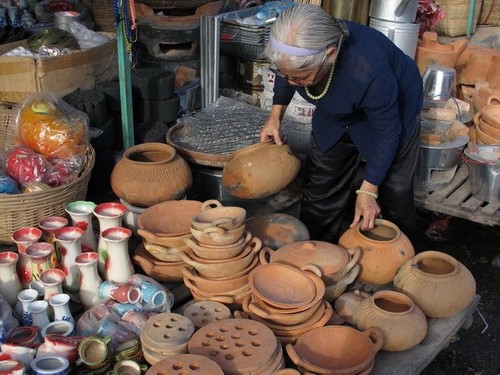 Dau Doi, das traditionelle Keramik-Dorf im Kreis Hon Dat - ảnh 1