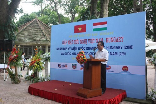 Freundliches Treffen zur Verstärkung der Zusammenarbeit zwischen Vietnam und Ungarn - ảnh 1
