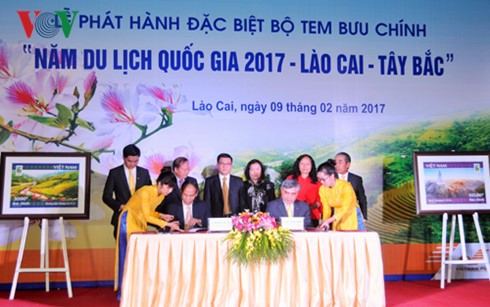 Briefmarkenkollektion zum „Jahr des nationalen Tourismus Lao Cai-Tay Bac“ - ảnh 1