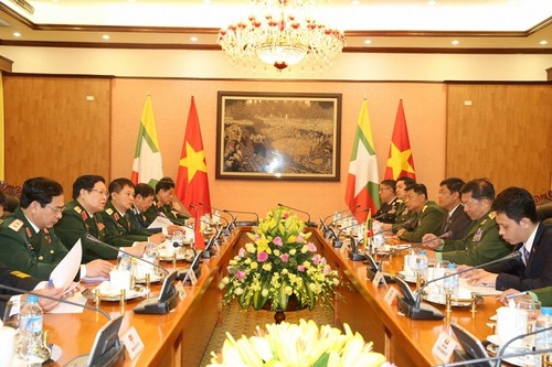 Staatspräsident Tran Dai Quang empfängt den myanmarischen Oberbefehlshaber Min Aung Hlaing - ảnh 1