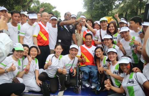 Vietnam veranstaltet Staffellauf zur Begrüßung von Sea Games 29 und Para Games 9 - ảnh 1