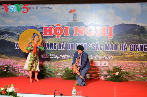 Vorstellung des Tourismus in Ha Giang für Unternehmen im Mekong-Delta - ảnh 1