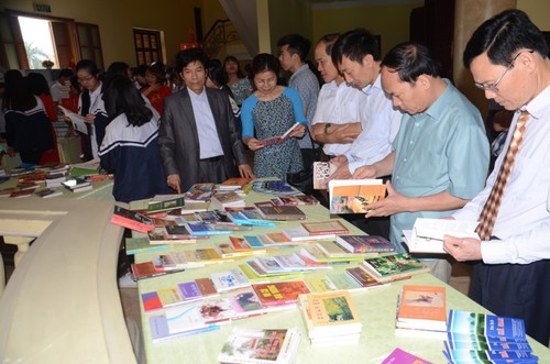 Tag der vietnamesischen Bücher: Förderung der Lesekultur der Gemeinschaft - ảnh 1