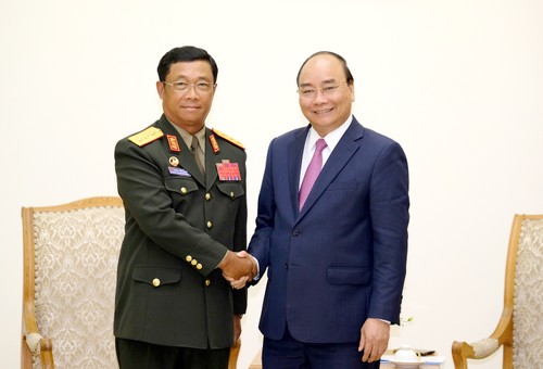  Premierminister Nguyen Xuan Phuc empfängt Delegation aus Laos - ảnh 1