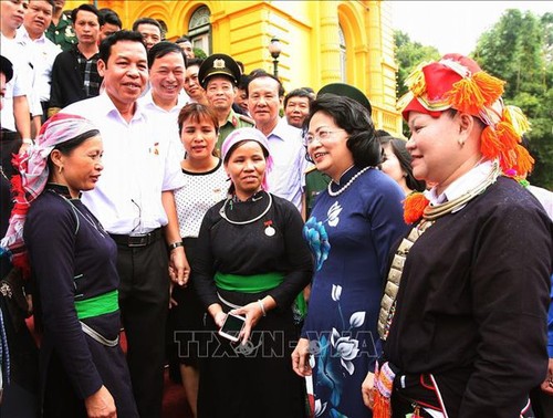 Vizestaatspräsidentin Dang Thi Ngoc Thinh empfängt Delegation aus Lao Cai - ảnh 1