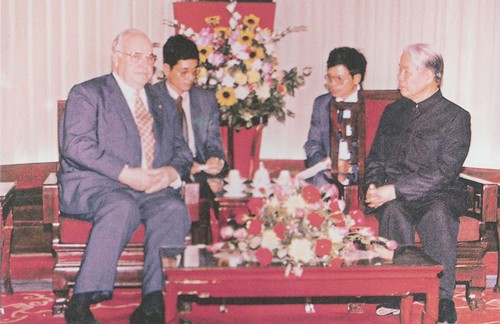 Treffen zwischen dem ehemaligen KPV-Generalsekretär Do Muoi und Spitzenpolitikern weltweit - ảnh 22