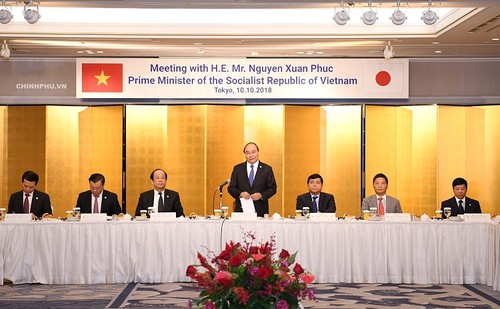 Premierminister Nguyen Xuan Phuc führt Gespräch mit führenden Unternehmen aus Japan - ảnh 1