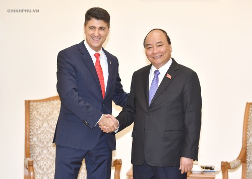 Premierminister Nguyen Xuan Phuc empfängt den Vorsitzenden des Konzerns Coca Cola - ảnh 1