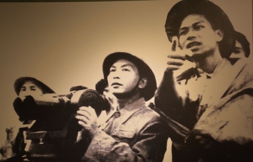 Ausstellung „Generäle der vietnamesischen Volksarmee durch Kämpfe und Offensive“ - ảnh 1