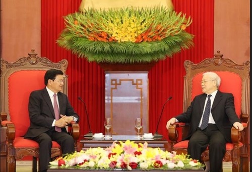 KPV-Generalsekretär Nguyen Phu Trong empfängt den laotischen Premierminister  - ảnh 1