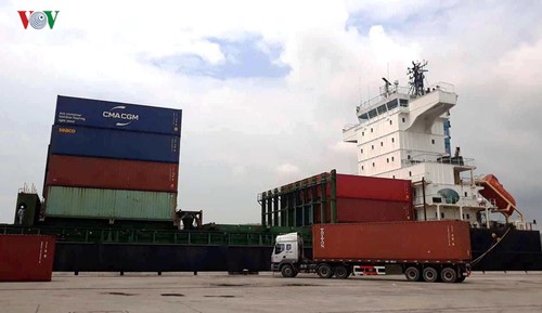 Internationales Containerschiff in Thanh Hoa - ảnh 1