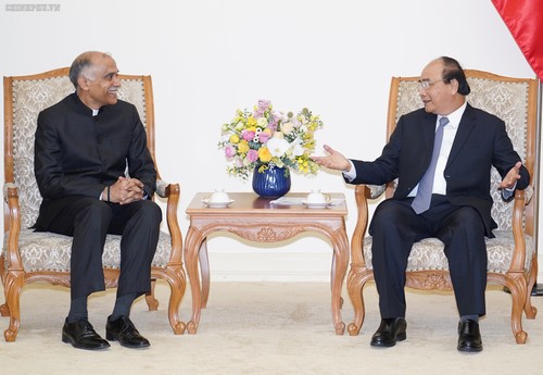 Premierminister Nguyen Xuan Phuc empfängt den indischen Botschafter - ảnh 1
