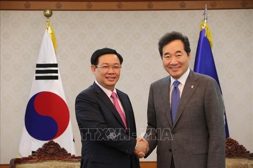 Vizepremierminister Vuong Dinh Hue trifft den Premierminister und Parlamentspräsident Südkoreas - ảnh 1