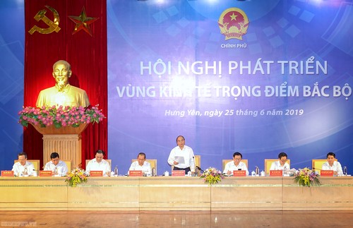 Premierminister leitet Konferenz zur Entwicklung der Hauptwirtschaftzone im Norden - ảnh 1