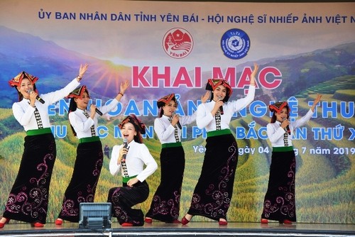 Eröffnung des Festivals der Kunstfotografie der Bergregion in Nordvietnam - ảnh 1