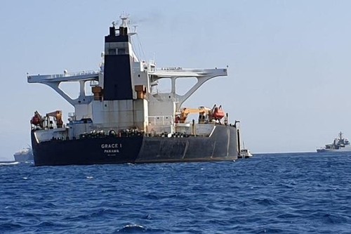 Iran fordert Großbritannien zur Freilassung von Öltanker vor Gibraltar  - ảnh 1