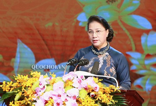Feier zum 130. Geburtstag des ehemaligen Parlamentspräsidenten Bui Bang Doan - ảnh 1