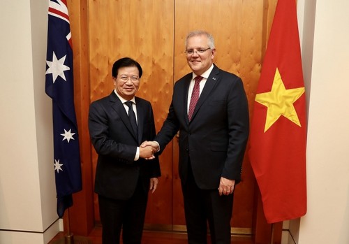 Vizepremierminister Trinh Dinh Dung trifft den australischen Premierminister - ảnh 1