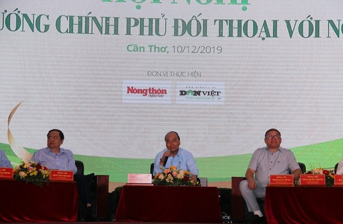 Premierminister Nguyen Xuan Phuc führt Dialog mit Bauern in Can Tho - ảnh 1