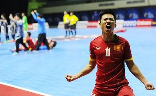 Futsal-Spieler Tran Van Vu ist ein aussichtsreicher Kandidat für den Titel ”Goldener Fußball Vietnams 2019” - ảnh 1