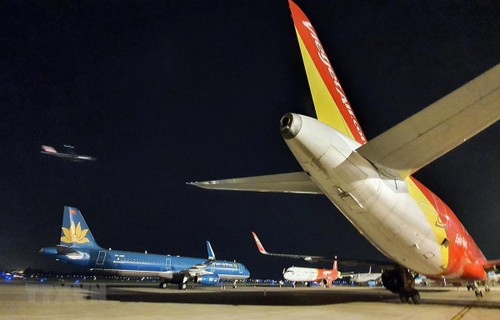 Vietnamesische Fluggesellschaften nehmen Inlandsflüge wieder auf - ảnh 1