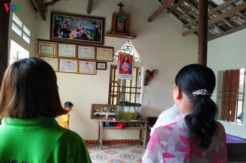 Christen in Vietnam feiern Ostern entsprechend der Bekämpfung der Covid-19 - ảnh 1