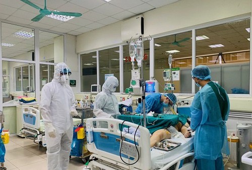 Ausländische Medien schätzen die Bemühungen Vietnams um die Rettung des britischen Covid-19-Patienten - ảnh 1