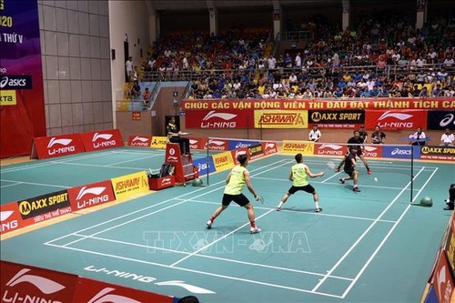  Hanoi-Herrenmannschaft gewinnt Meistertitel des nationalen Badminton-Turniers 2020 - ảnh 1