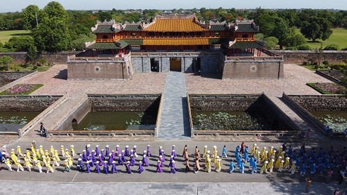 Thua Thien Hue zielt auf einen “Kaiserpalast von Ao dai” in Zentralvietnam - ảnh 1