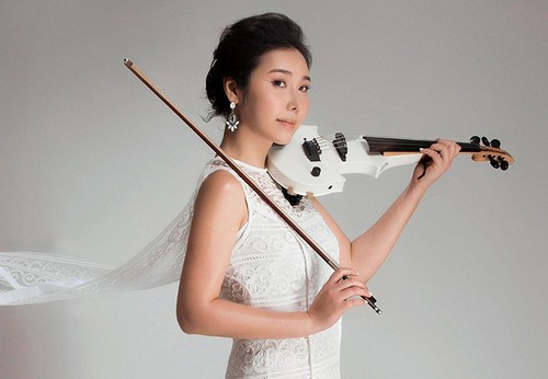Südkoreanische Violinistin stellt die Schönheit von Hue im Musikvideo vor - ảnh 1