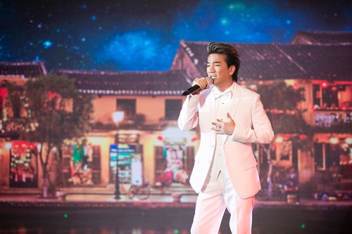 Live-Konzert: Mehr als 185.000 Euro für die Covid-19-Bekämpfung in Da Nang und Quang Nam gespendet - ảnh 1